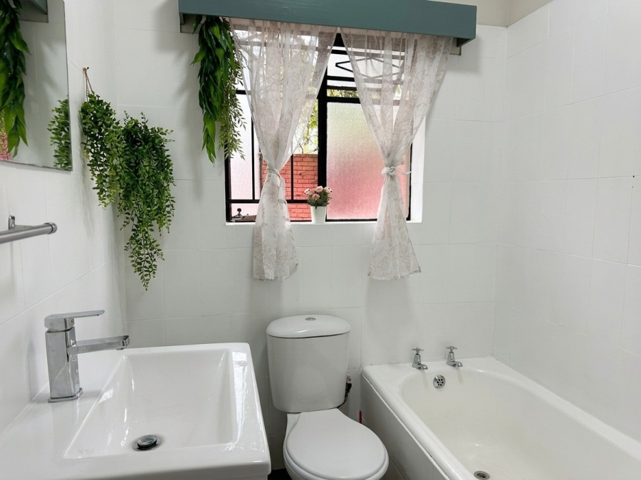 3 Bedroom Property for Sale in Denneoord Western Cape